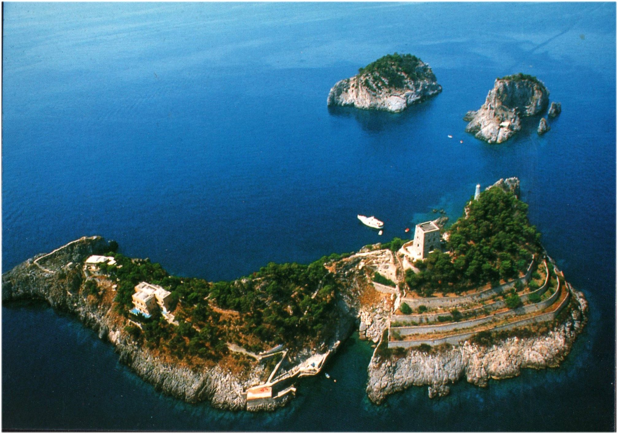 Остров-Дельфин, побережье Амальфи, Италия